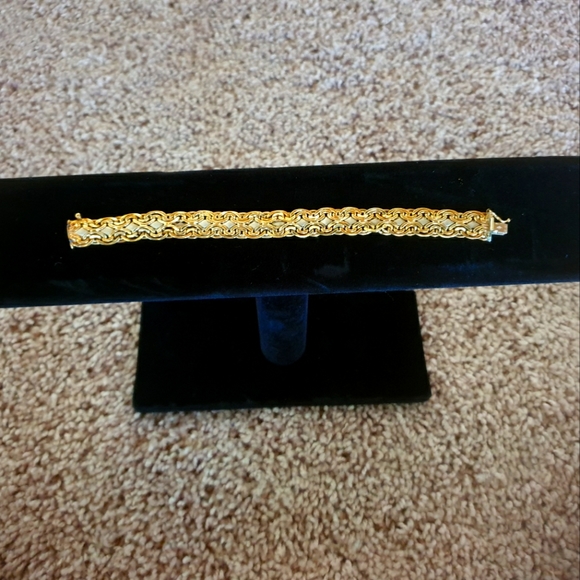 Beautiful Womens Gold Bracelet 18kt Gold. 12.4 grams - Picture 5 of 7